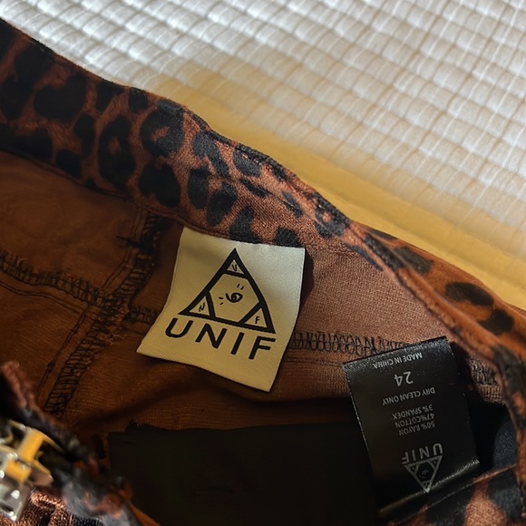Unif high waisted leopard velvet pants 24 - Picture 4 of 4